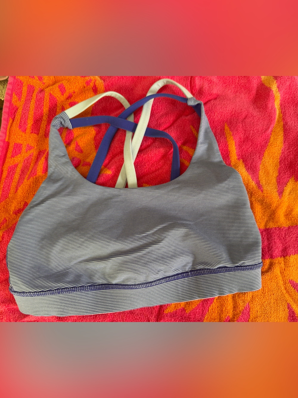 Lululemon sports bra